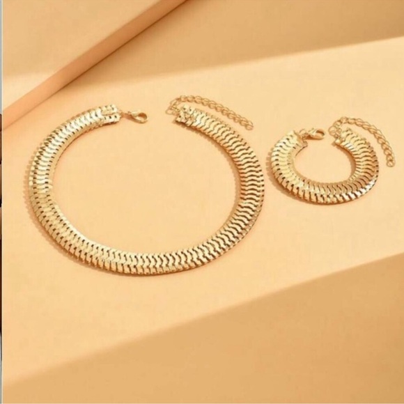 18k Gold Plated Necklace Bracelet Set, Two Piece Set, Exaggerated - Picture 2 of 4